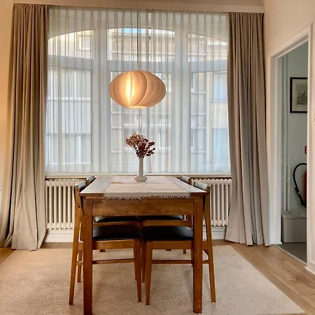 Authentieke Loft Herenhuis شقة